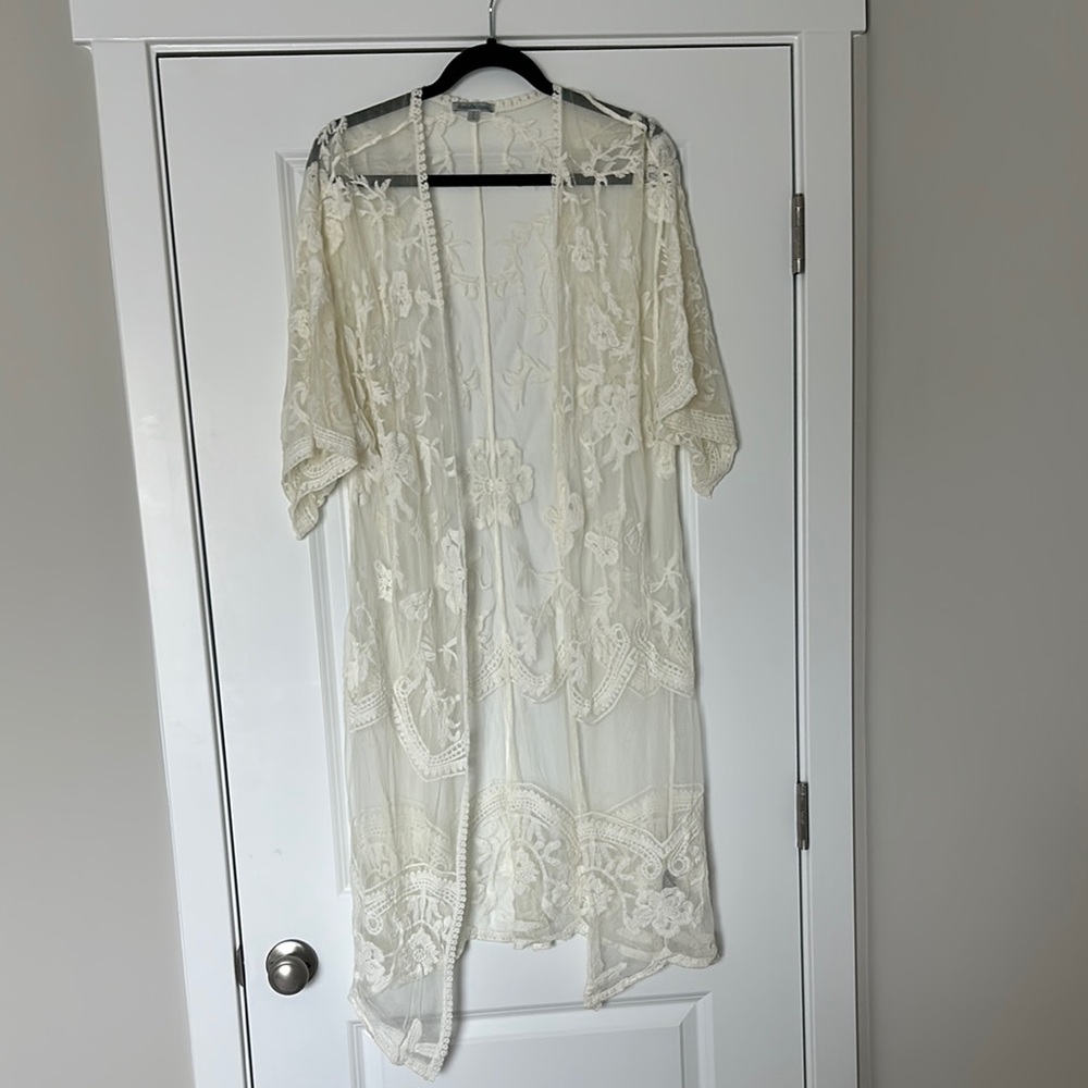 Elegant Cream Lace Kimono Robe